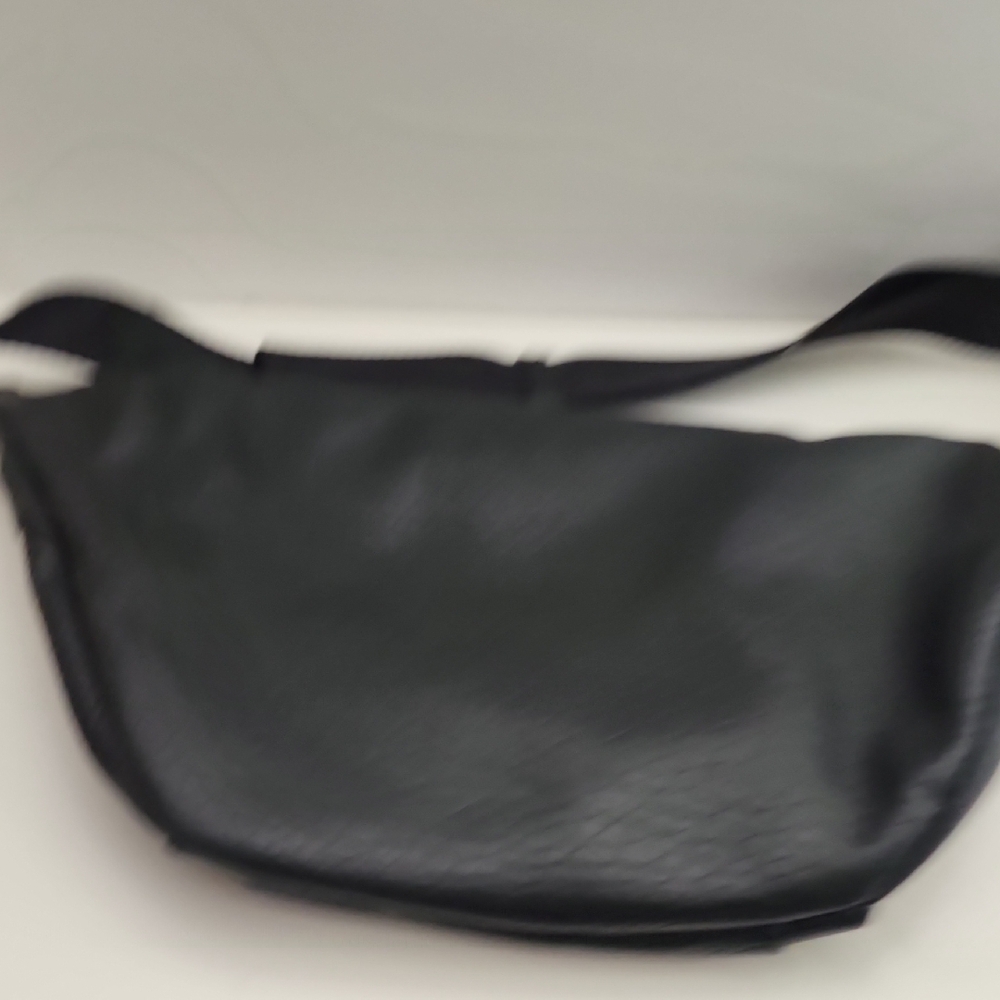 Juicy Couture Black Vegan Leather Fanny Pack / Belt Bag – Gold Logo - Picture 7 of 11